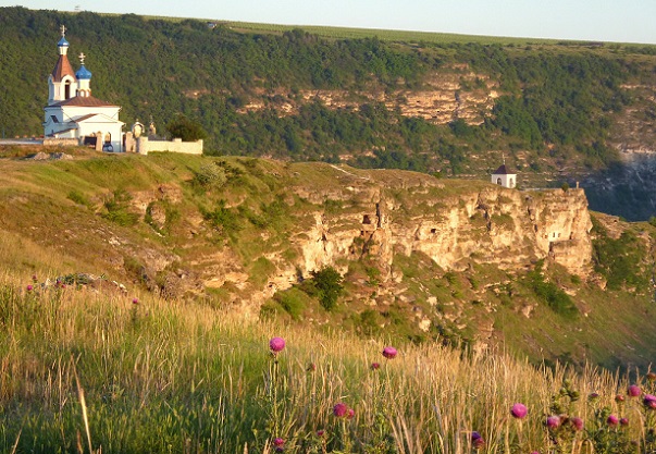implant dentaire en Moldavie tourisme