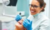 Patient chez le dentiste en Belgique, soins dentaires pour francais et belges.